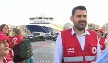 Σε εξέλιξη η μεγάλη έξοδος των αδειούχων του Αυγούστου - Δράση ενημέρωσης από τον Ελληνικό Ερυθρό Σταυρό (βίντεο)