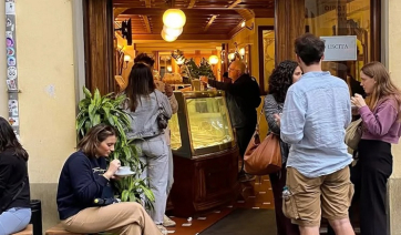 Τουρίστες σχηματίζουν ουρές ωρών στη Φλωρεντία για αυτό το viral επιδόρπιο -Τι είναι, πόσο κοστίζει