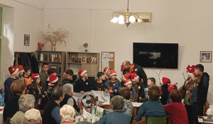 Τα παιδιά του Αθλητικού Συλλόγου Αλυκής είπαν τα κάλαντα στο ΚΑΠΗ Αγκαιριάς (βίντεο)