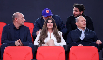 Η Κίμπερλι Γκίλφοϊλ πήγε στο ΣΕΦ να δει τον Ολυμπιακό κόντρα στη Ζαλγκίρις