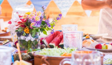 Το γιορτινό τραπέζι του Δεκαπενταύγουστου