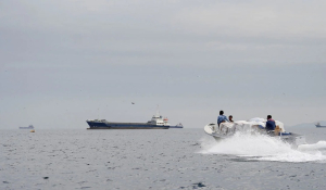 Ο Τραμπ επέβαλε αποκλεισμό εισόδου και εξόδου στα βασικά λιμάνια του Ιράν, αντιστρέφοντας την προηγούμενη πίεση της Τεχεράνης στα Στενά του Ορμούζ