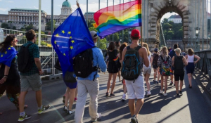 Η Ελλάδα και άλλες 14 χώρες στηρίζουν την προσφυγή της Κομισιόν κατά του ουγγρικού νόμου για τους ΛΟΑΤΚΙ+