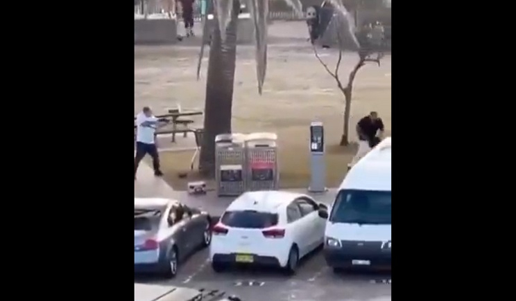 Αυστραλία: Σοκαριστικά βίντεο, ένοπλοι πυροβόλησαν το πλήθος σε εβραϊκή γιορτή στο Σίδνεϊ -Αναφορές για νεκρούς (βίντεο)