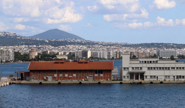 Θεσσαλονίκη: 65χρονος Ρώσος ο τουρίστας που διασωληνώθηκε με κορωνοϊό -Ψάχνουν αν ήρθε με πλαστό τεστ