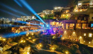 Πάρος – Deck Paros Festival: Λίγες ώρες απομένουν για το ραντεβού με τη live μουσική παράσταση του Πάνου Μουζουράκη!
