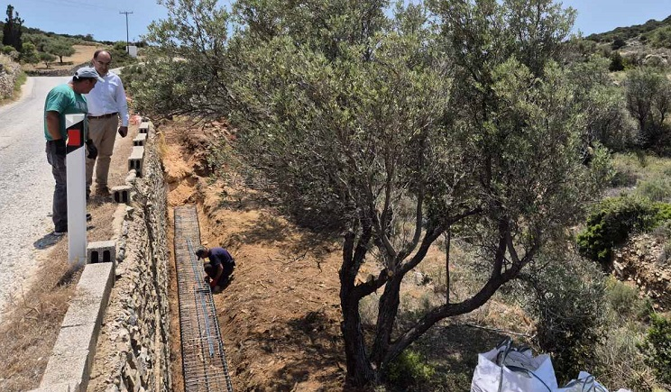 Πάρος: Έναρξη εργασιών αποκατάστασης λιθοδομών οδικού δικτύου στο Καμάρι Αγκαιριάς