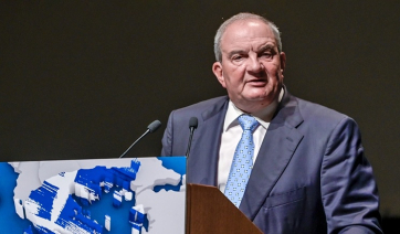 Καραμανλής: Δεν θα είμαι υποψήφιος - Μητσοτάκης: Τον ευχαριστώ, θα είναι παρών στη μάχη