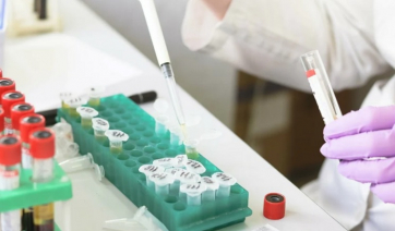 Pfizer: Ελπίδες ότι το εμβόλιο κατά του καρκίνου θα είναι έτοιμο μέχρι το 2030