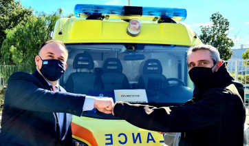 Δώδεκα ασθενοφόρα μικρού όγκου που χρηματοδότησε η Περιφέρεια, παραδόθηκαν στα μικρονήσια του Νοτίου Αιγαίου - Το ένα στην Αντίπαρο