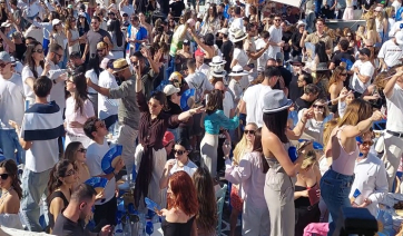 Πάρος – Πάσχα: Ένα ατέλειωτο γλέντι όλη η Νάουσα!