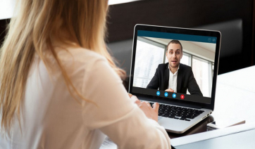 Κορωνοϊός: Χτύπησαν «κόκκινο» Skype και Messenger -70% πάνω η χρήση εν μέσω καραντίνας