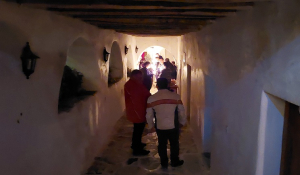 Πάρος: Ανάσταση στην Ιερά Μονή Αγ. Γεωργίου Λαγκάδας - Μυστικιστική ατμόσφαιρα υπό το φως των κεριών