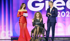 Κατερίνα Βρανά: Η ιστορία της stand up comedian που δεν το έβαλε κάτω (βίντεο)