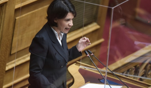 Χαμός με βουλευτή του ΣΥΡΙΖΑ που χαρακτήρισε τον πρωθυπουργό «επιδειξία»