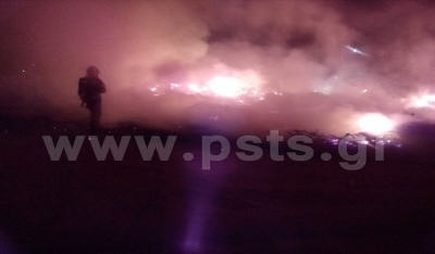 Ύποπτη πυρκαγιά σε αυτοσχέδια "χωματερή" στα Λιβάδια της Νάουσας Πάρου... (Βίντεο)