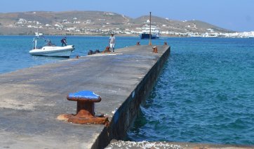 Πάρος:  Πτώση οχήματος στη θάλασσα