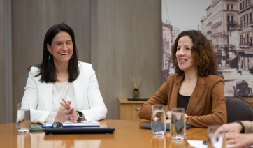 Εύσημα από την Εκτελεστική Αντιπρόεδρο της ΕΕ R. Minzatu για την Εθνική Κοινωνική Συμφωνία: Συγχαρητήρια για την ιστορική μεταρρύθμιση στις συλλογικές συμβάσεις εργασίας