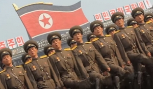 Βόρεια Κορέα: 3,5 εκατ. πολίτες ζήτησαν να καταταγούν για να... πολεμήσουν τον Τραμπ