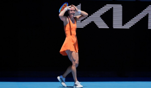 Η Σάκκαρη πέτυχε τον πόντο της χρονιάς στο Australian Open: «Μετά τον Αλκαράθ και τον Φέντερερ, το έκανα κι εγώ» (Βίντεο)