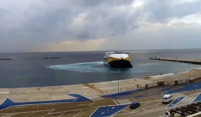 Θαλάσσια διακομιδή από το λιμάνι της Τήνου