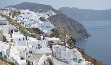 Συνελήφθησαν δύο άτομα για διακίνηση ναρκωτικών στη Θήρα