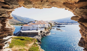 Η Άνδρος πρώτη ανάμεσα στα 15 προτεινόμενα μέρη της Ευρώπης για διακοπές τον Απρίλιο