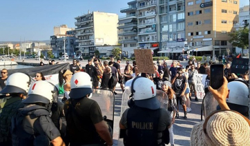 Ένταση και ρίψη χημικών στον Βόλο στη συγκέντρωση για το Crown Iris (βίντεο)