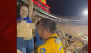Μεξικό: «Άτακτη» οπαδός πανηγυρίζει γκολ της Τίγκρες δείχνοντας το στήθος της και ποζάρει για selfies - Δείτε βίντεο
