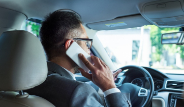 Ο Κώδικας Οδικής Κυκλοφορίας άλλαξε: Δεν χρησιμοποιώ κινητό κατά την οδήγηση