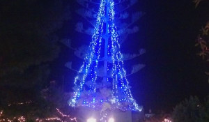Φωταγώγηση Χριστουγεννιάτικου δέντρου στα Μάρμαρα Πάρου