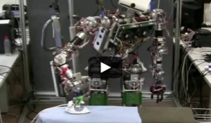 Βίντεο: «Έρχεται» το ρομπότ που σιδερώνει