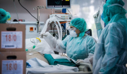 Βρετανία-covid: Οι ασθενείς που νοσηλεύονται στα νοσοκομεία έχουν λιγότερο βαριά συμπτώματα σε σχέση με πριν