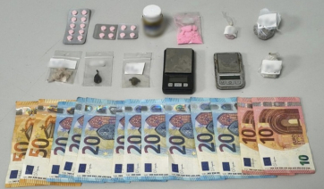 Συνελήφθησαν -2- άτομα στη Θεσσαλονίκη για παράβαση της νομοθεσίας για τα ναρκωτικά και απείθεια