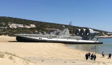 Ένα τεράστιο Χόβερκραφτ έκανε απόβαση στο Πυργάκι της Νάξου