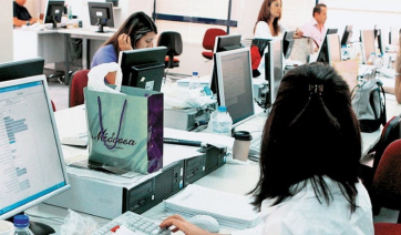 Όλο το κυβερνητικό σχέδιο προκειμένου να χτυπάνε ψηφιακή κάρτα οι δημόσιοι υπάλληλοι: Πώς θα καταγράφεται το ωράριό τους