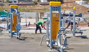 Ο Δήμος Μυκόνου προχώρησε στην τοποθέτηση οργάνων άθλησης υπαίθριου χώρου στο στάδιο του Κόρφου