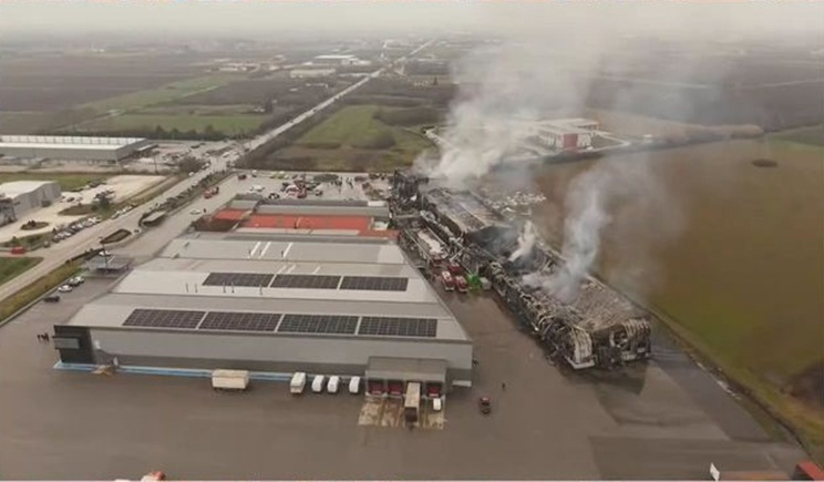 Η υπόγεια «ωρολογιακή βόμβα» στη «Βιολάντα»: Τα ερωτήματα για παραλείψεις και κενά σε άδειες και ασφάλεια – Σήμερα οι κηδείες των τριών εργατριών (βίντεο)