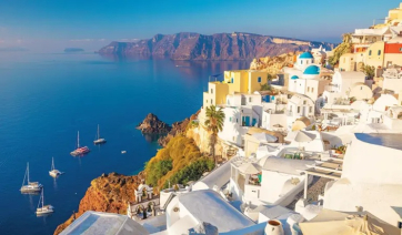 Επιχείρηση «Κρουαζιέρα θα σε πάω» από την ΑΑΔΕ: Φοροδιαφυγή πολλαπλών επιπέδων σε ημερόπλοια της Σαντορίνης