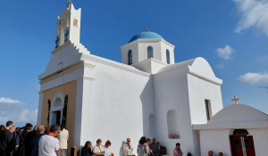 Πάρος: Πανηγύρισε ο Ι.Ν. Αγ. Θεοκτίστης στις Καμάρες – Ο μοναδικός ναός στην Ελλάδα αφιερωμένος στη μνήμη της Αγίας