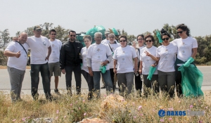 «Let’s do it ...Naxos»! Εθελοντές “άστραψαν” την παραλία της Λαγκούνας