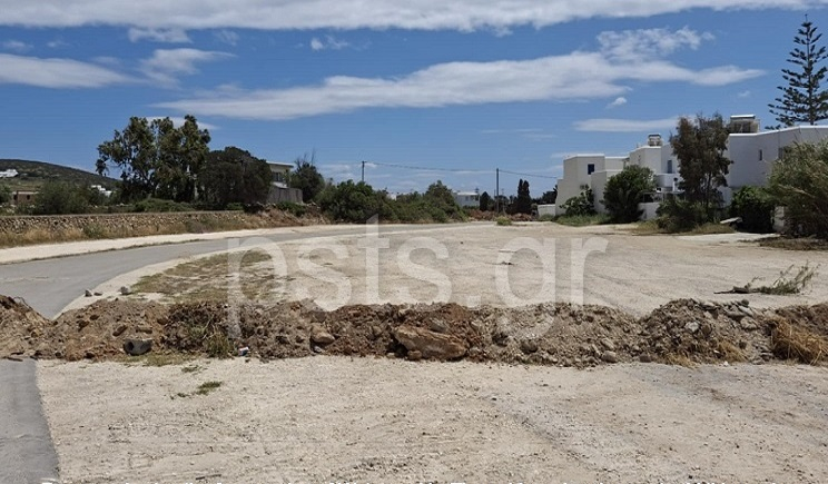 Πάρος - Αλυκή: Είχε δύο χώρους parking οχημάτων, τώρα δεν έχει κανέναν – Τι μέλει γενέσθαι στη σεζόν
