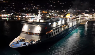 Πάρος: Το Blue Star 1 των 176 μέτρων δένει σε 3 λεπτά! (βίντεο)