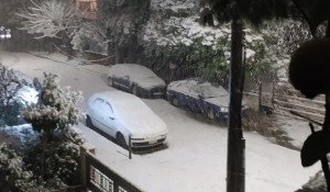 Σφοδρή χιονόπτωση στο κέντρο της Αθήνας -Η κακοκαιρία «Μήδεια» σαρώνει την Αττική
