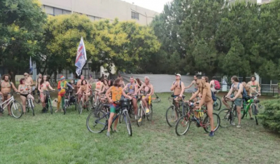 Γυμνή ποδηλατοδρομία στο κέντρο της Θεσσαλονίκης - Δείτε βίντεο και φωτογραφίες