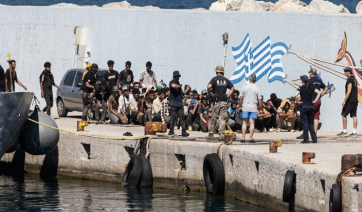 Ενισχύει τα μέτρα για μετανάστες από Αφρική η κυβέρνηση -Κράτηση σε δομές και προς απέλαση (βίντεο)