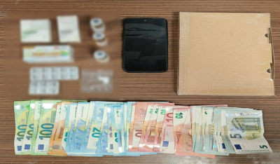 Συνελήφθη ημεδαπός για εισαγωγή, μέσω ταχυδρομικού δέματος, ροζ κοκαΐνης, καθώς και για κατοχή ηρεμιστικών και αναβολικών δισκίων με σκοπό την περαιτέρω διακίνηση