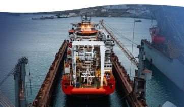 Προηγμένο σύστημα ανέλκυσης πλοίων στα ναυπηγεία της ΟΝΕΧ Σύρου (βίντεο)