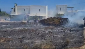 Φωτιά ξέσπασε στο Δρυό της Πάρου… (Βίντεο)