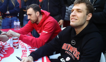 Ο αθλητισμός στο πνεύμα των Χριστουγέννων: Μηνύματα αγάπης και ευχές από τις ελληνικές ομάδες και τους αθλητές